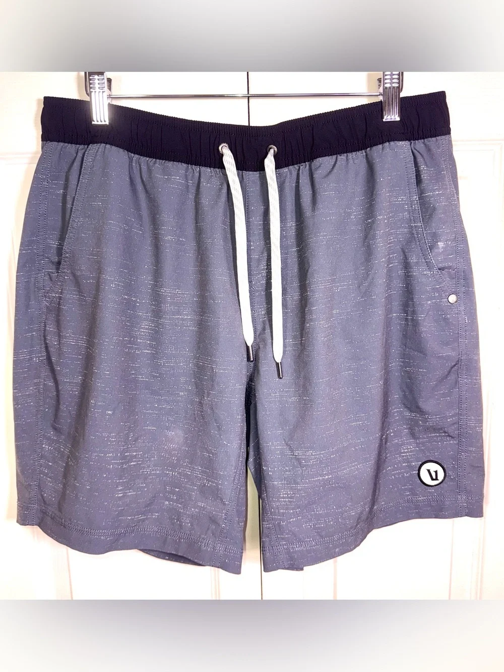 Vuori Kore Shorts Men’s Large Blue Gray Lined Athletic Performance 7”